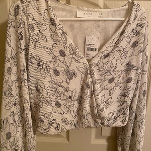 ASTR long sleeve cropped top